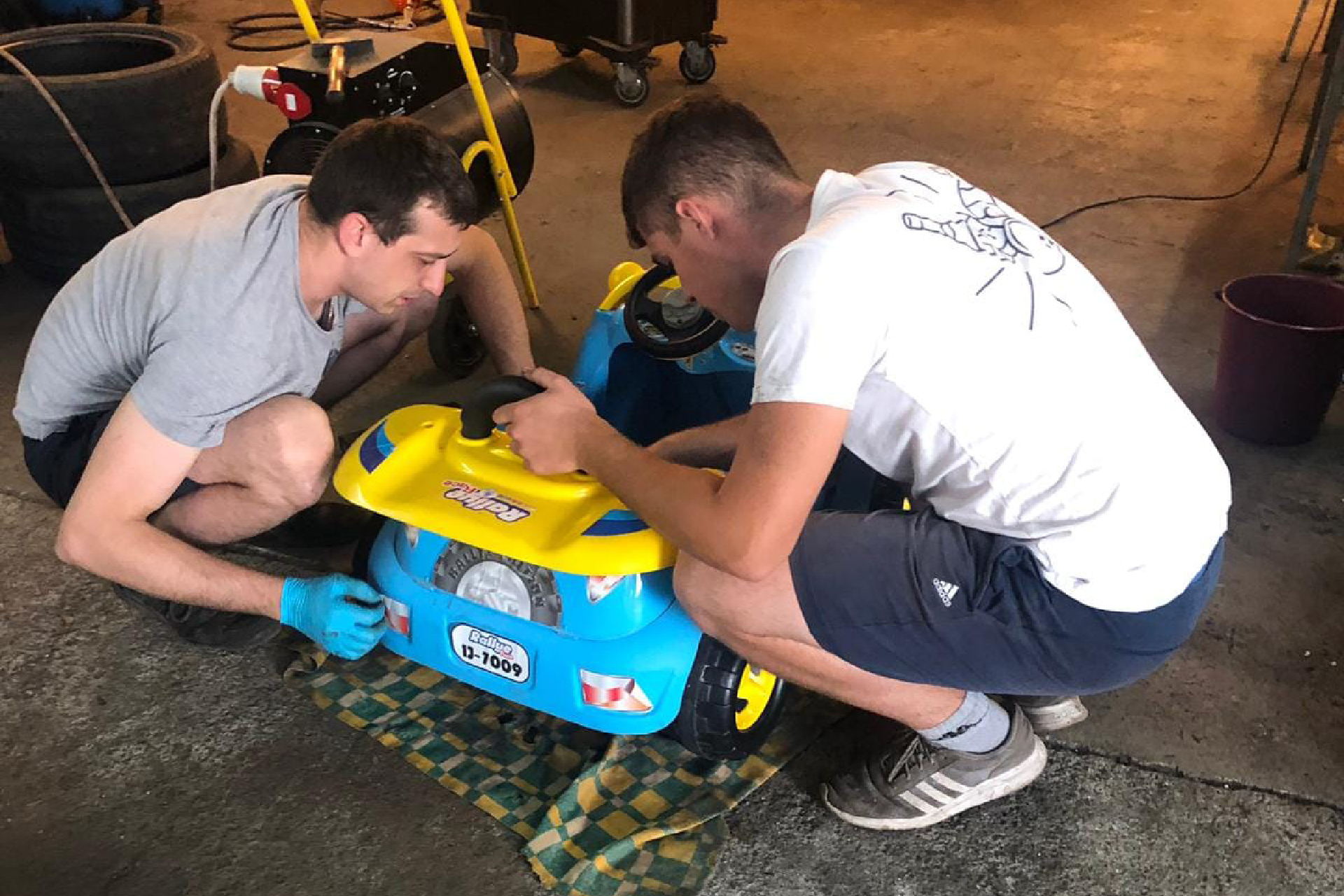 verificare grosime vopsea, elemente revopsite sau accidentate